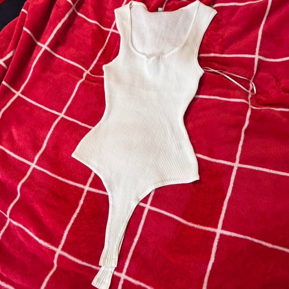 Brand new Women's White Love Tree ribbed bodysuit size M